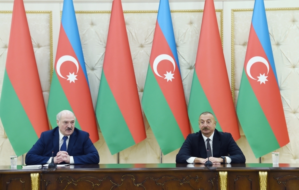 Президенты Азербайджана и Беларуси выступили с заявлениями для печати