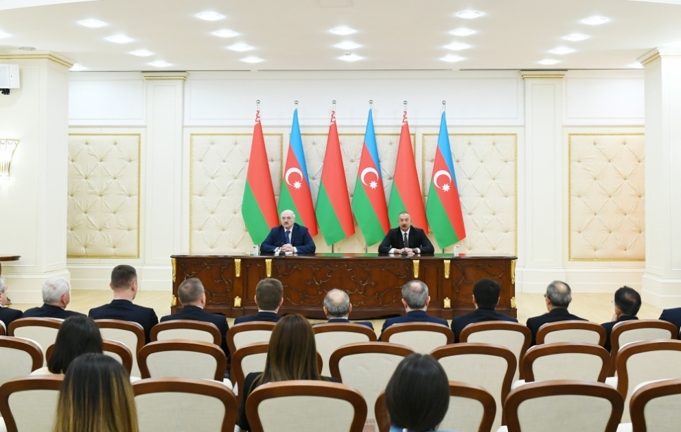 Azərbaycan və Belarus prezidentləri mətbuata bəyanatlarla çıxış ediblər