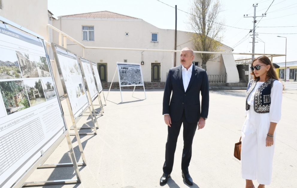 La première pierre des travaux de reconstruction et de restauration dans le bourg de Pirchaghy a été posée 
Le président Ilham Aliyev et la première dame Mehriban Aliyeva ont été présents à la cérémonie