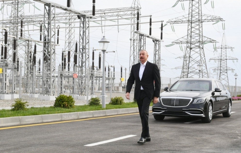 Le président Ilham Aliyev a inauguré les sous-stations électriques reconstruites « Hövsan » et « Machtagha »