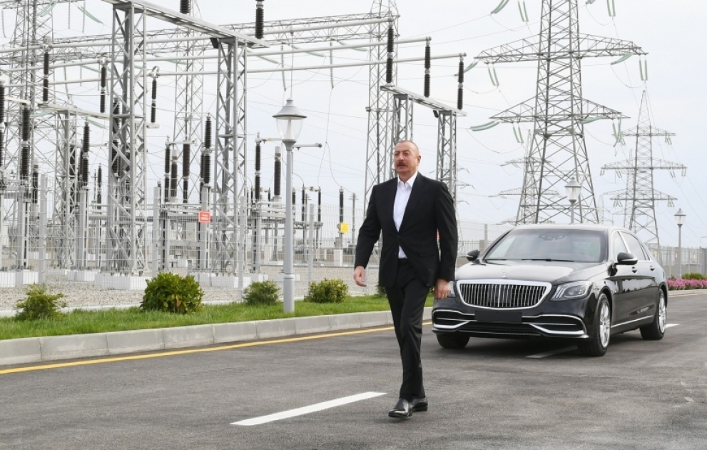 Präsident Ilham Aliyev weiht Umspannwerke "Hövsan” und “Maschtagha” in den Stadtbezirken Surakhani, Khazar und Sabuntschu von Baku ein