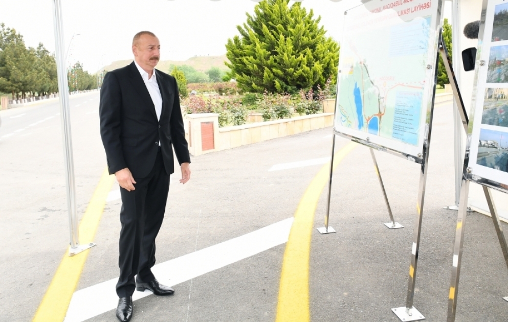 Hacıqabul-Muğan avtomobil yolu yenidənqurmadan sonra istifadəyə verilib 
Prezident İlham Əliyev tədbirdə iştirak edib