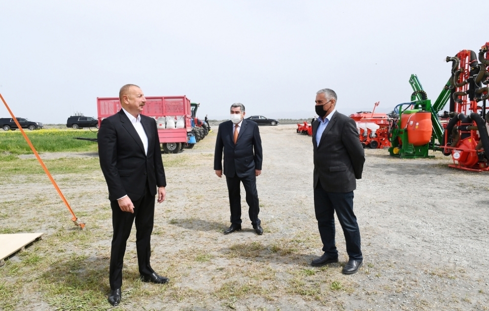 President Ilham Aliyev watched sowing process in farmer Elshan Khalilov’s cotton field