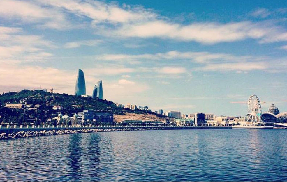 Погода в баку в июне. Баку море. Баку море для детей. Баку море в феврале. Лето тепло Баку.