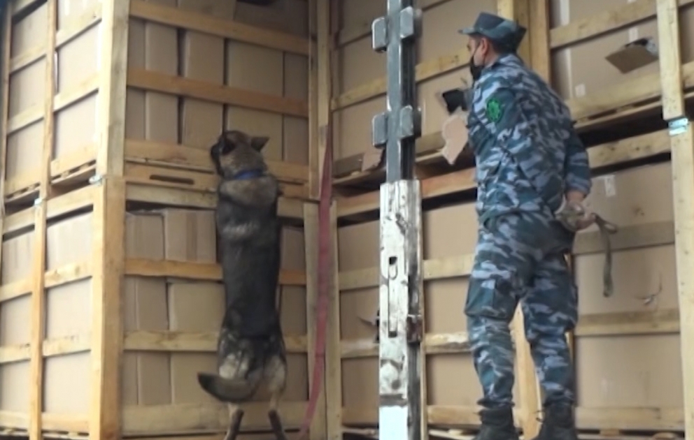 Gömrükçülər 107 kiloqramdan çox heroin aşkarlayıblar