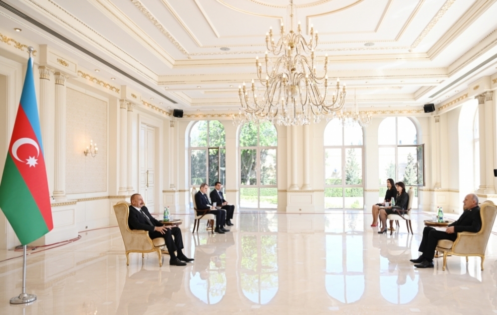 Le président Ilham Aliyev reçoit les lettres de créance du nouvel ambassadeur de Serbie en Azerbaïdjan