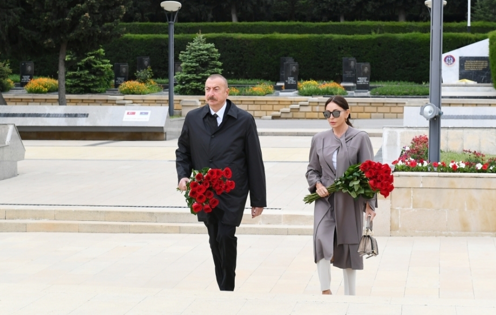 President Ilham Aliyev paid tribute to Azerbaijanis who made unparalleled contribution to victory over fascism