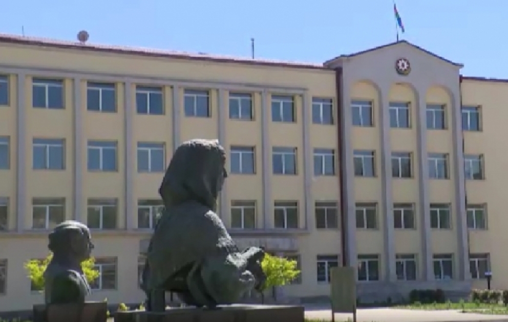 Ознакомление с административным зданием специального представительства в Шуше