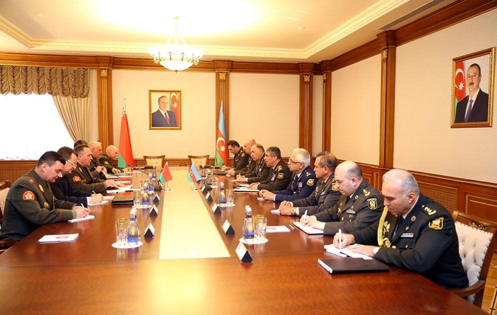 Aserbaidschan und Belarus diskutieren Aussichten für weitere Vertiefung militärisch-technischer Zusammenarbeit
