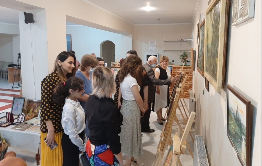 Lənkəranda Respublika Gününə həsr edilən sərgidə 130 əsər nümayiş olunub