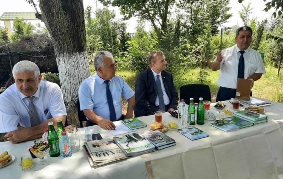 Lənkəranda Azərbaycan təbiətindən bəhs edən “Təbiətin qızıl tacı” kitabının təqdimatı keçirilib
