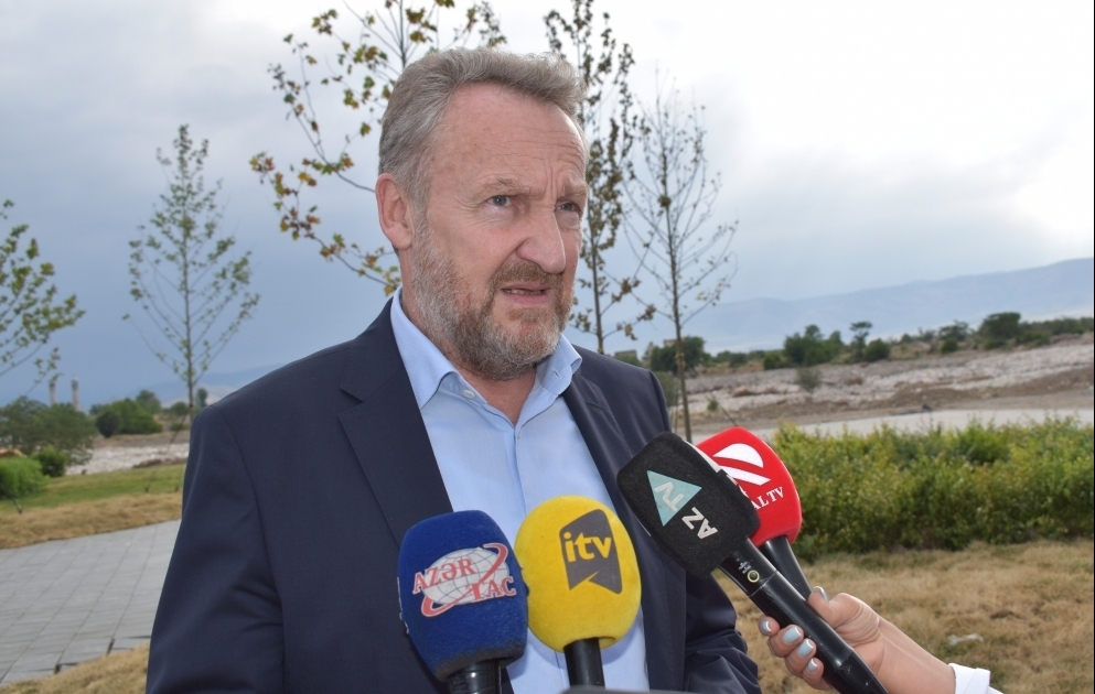 Bakir İzetbeqoviç: Ağdamda bu cür dəhşətli mənzərə ilə qarşılaşacağımı gözləmirdim