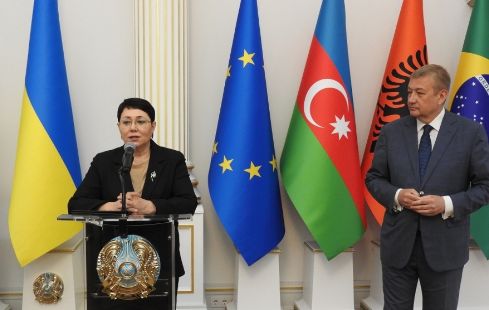 Xarkov Diplomatik Klubunda Azərbaycanın uğurlu xarici siyasəti müsbət dəyərləndirilib