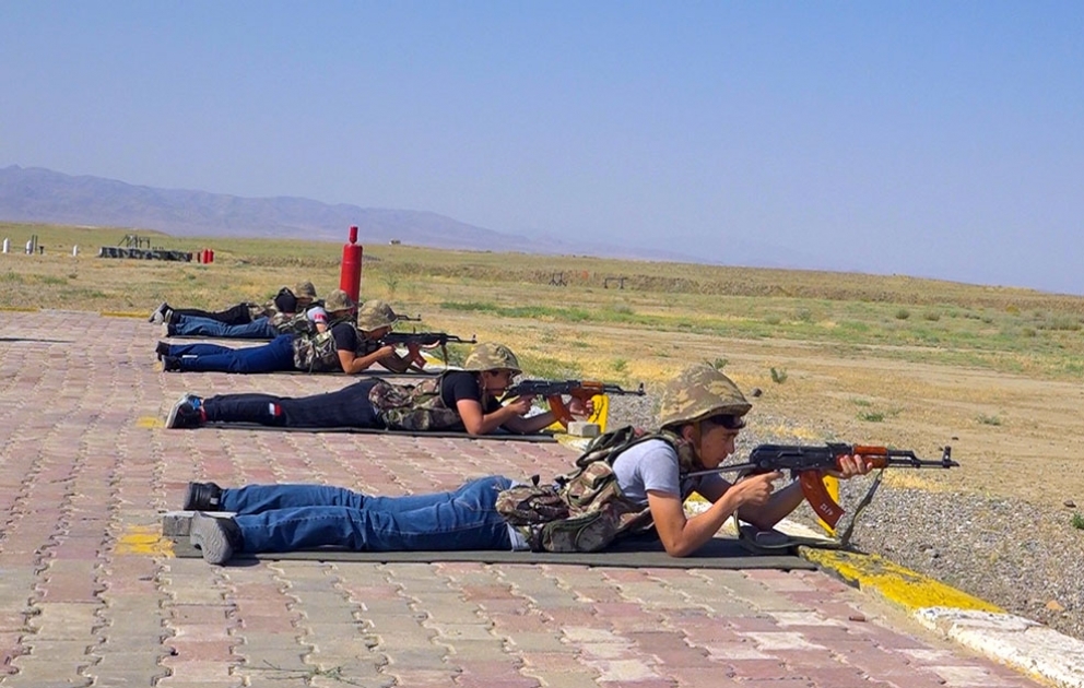 Naxçıvan Qarnizonu tam orta məktəbinin şagirdləri praktiki məşğələdə iştirak ediblər