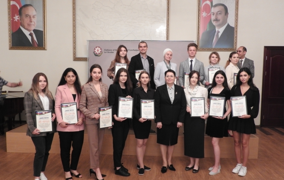 Ukraynada “Heydər Əliyev: Liderlik fenomeni” adlı esse müsabiqəsinin qalibləri mükafatlandırılıb