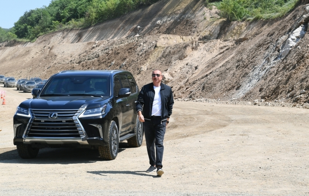 Zəfər yolu üzərində körpünün inşası ilə tanışlıq