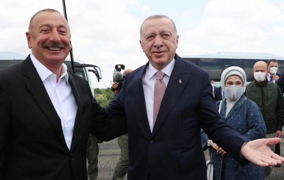 Azərbaycan Prezidenti İlham Əliyev Türkiyə Prezidenti Rəcəb Tayyib Ərdoğanı Füzuli rayonunda qarşılayıb