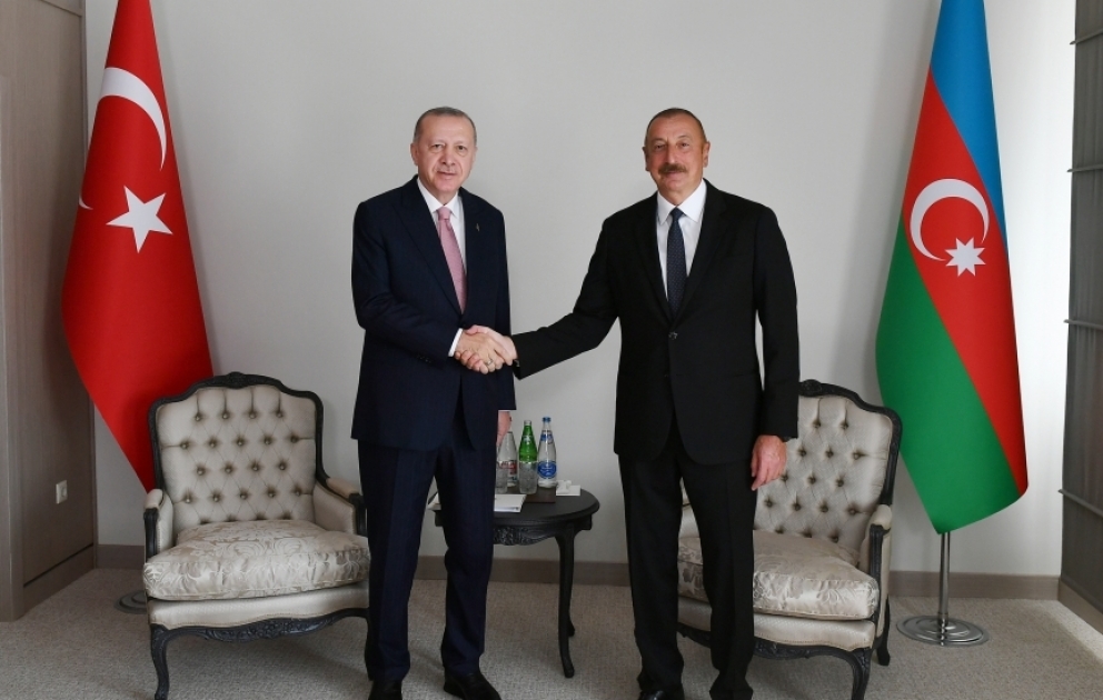 Azerbaijani, Turkish presidents held one-on-one meeting