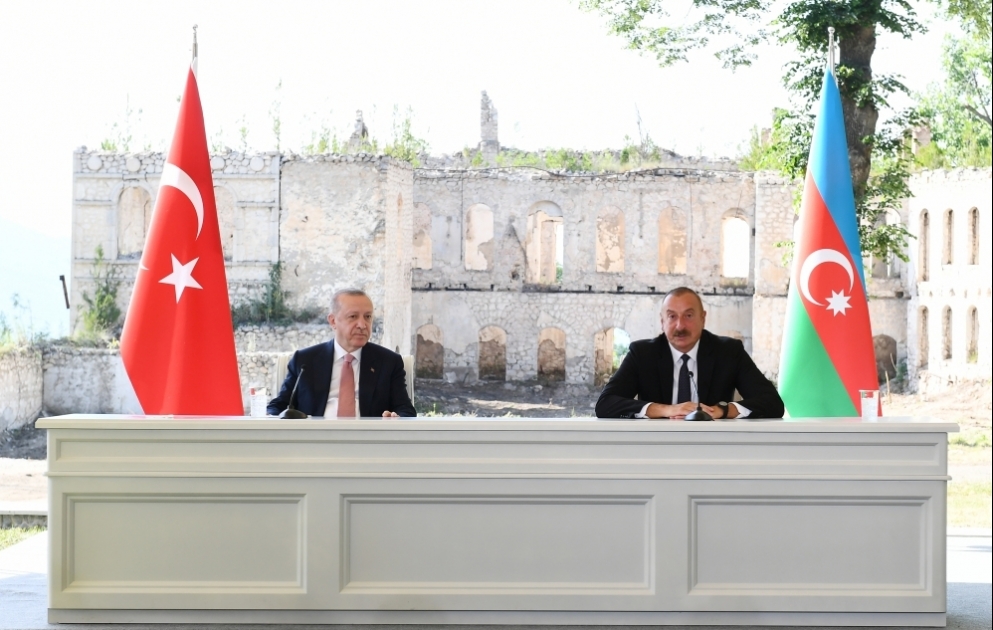 Azərbaycan və Türkiyə prezidentləri mətbuata birgə bəyanatlarla çıxış ediblər