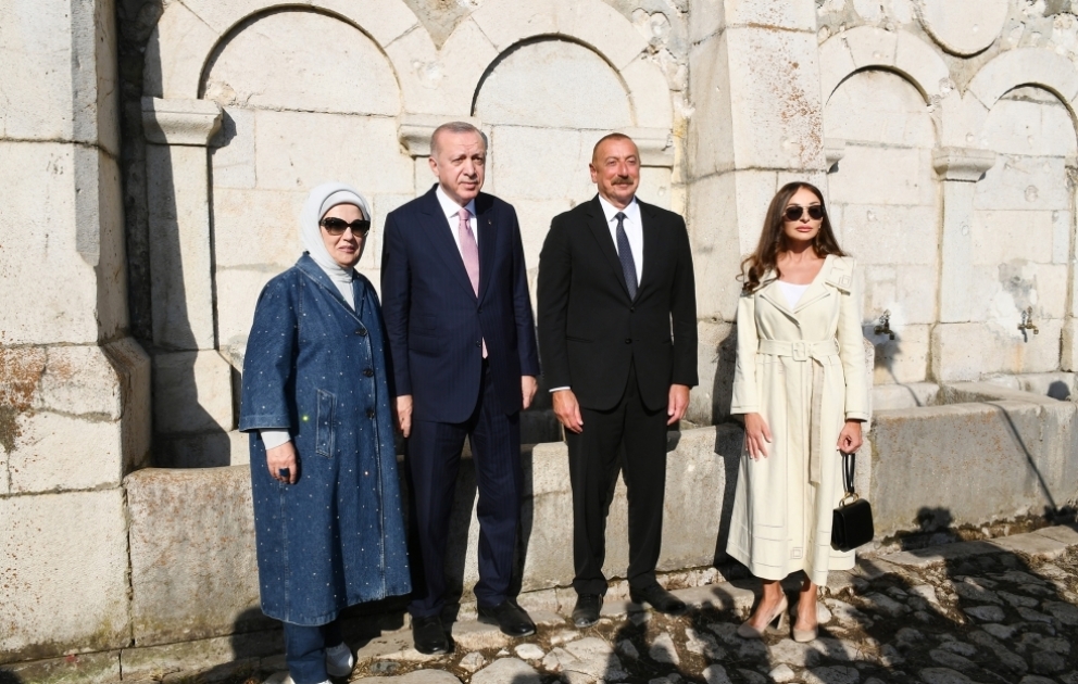 Azərbaycan və Türkiyə prezidentləri Şuşada “Xan qızı” bulağında olublar