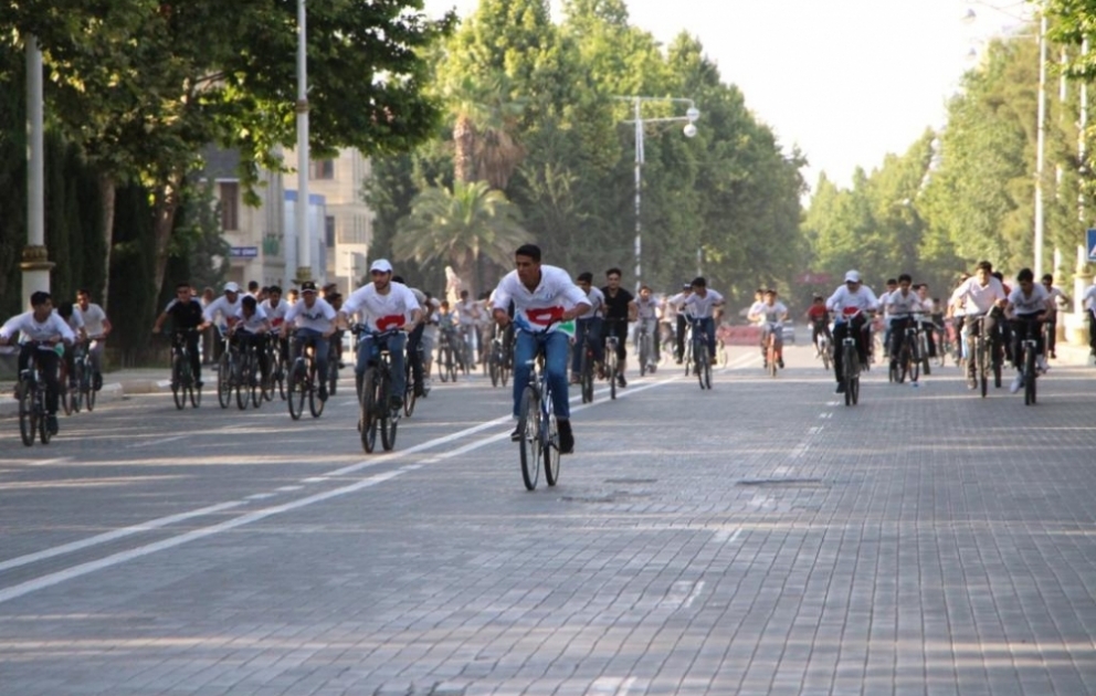 Yevlaxda keçirilən velosiped yarışında 30 komanda iştirak edib