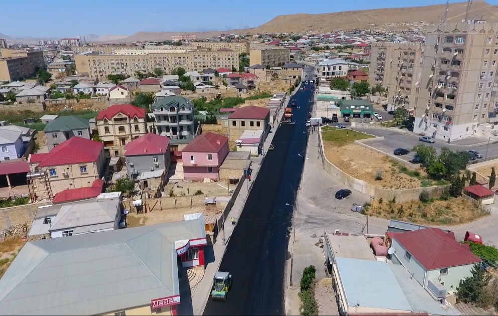 Lökbatan qəsəbəsi İntiqam Nəbiyev küçəsi təmir edilir