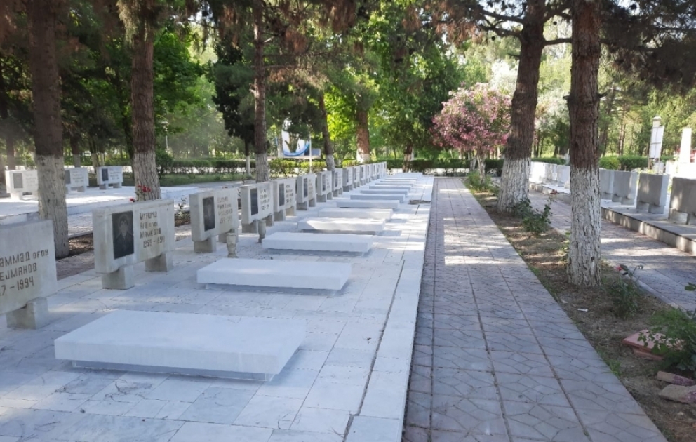 Yevlaxda Şəhidlər xiyabanı əsaslı təmir edilir
