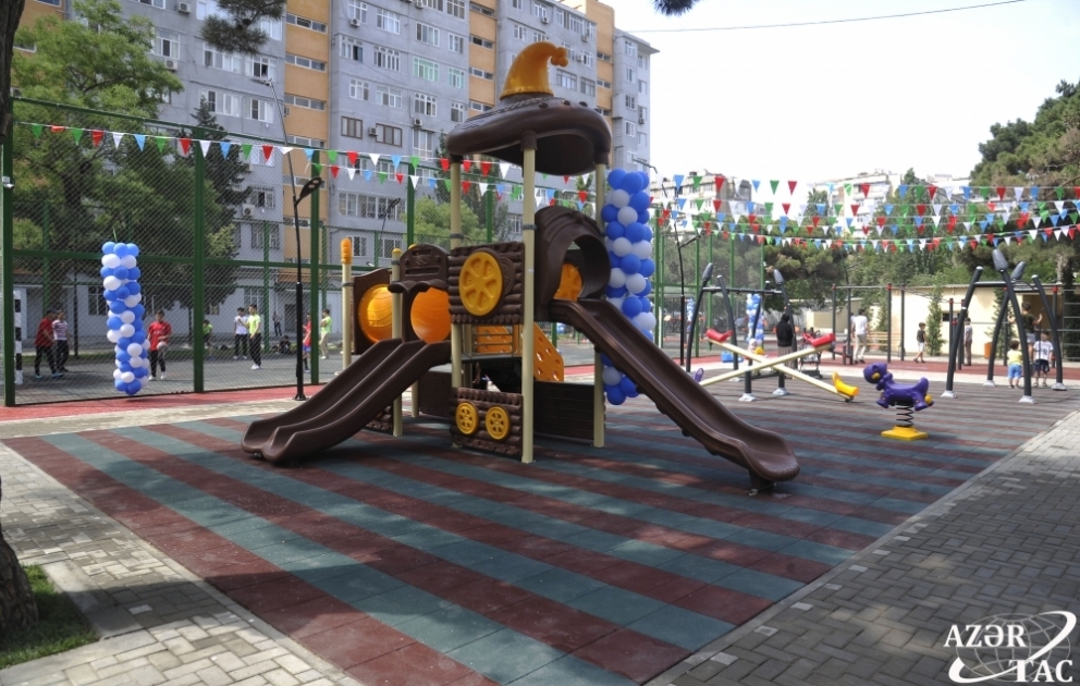 Paytaxtda abadlaşdırılan növbəti həyət sakinlərin istifadəsinə verilib