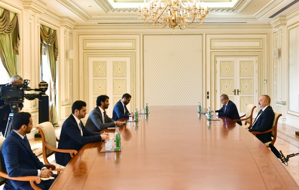 Präsident Ilham Aliyev empfängt Wirtschaftsminister von VAE