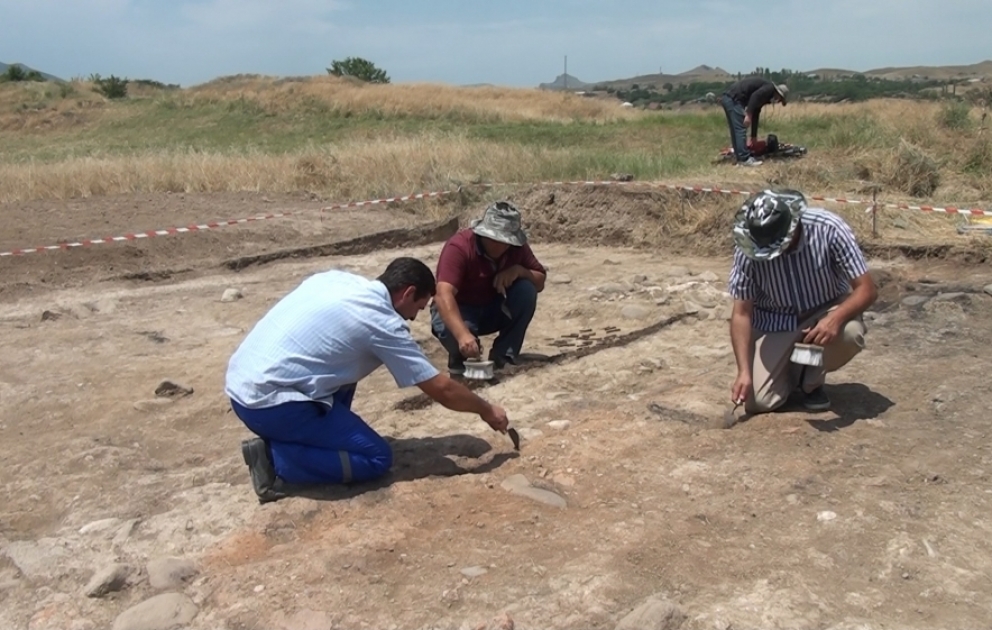 Tovuzun Vahidli kəndində arxeoloji qazıntılar zamanı orta əsrlərə aid yaşayış evi aşkar edilib