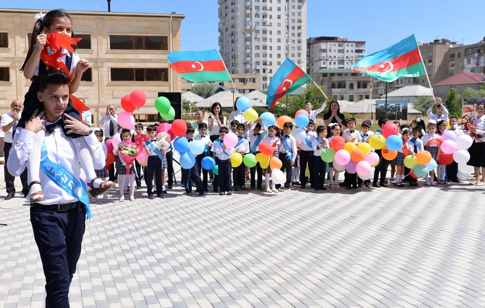 Bu il paytaxt məktəblərinin XI siniflərini 20 mindən çox şagird bitirib
