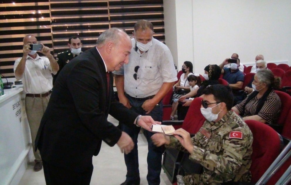Beyləqanda şəhid ailələri və qazilərə orden və medallar təqdim olunub