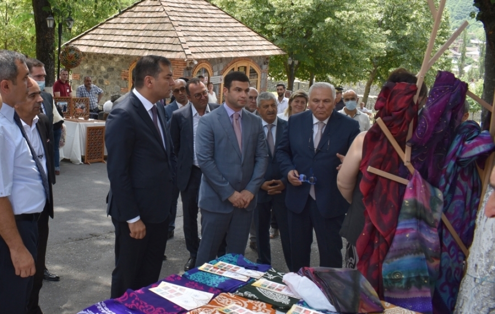 Şəki Xan Sarayının UNESCO-nun Ümumdünya İrs Siyahısına daxil olunması ilə bağlı sertifikat təqdim edilib