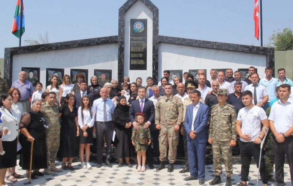 İsmayıllıda şəhidlərin xatirəsinə inşa edilən abidə kompleksinin açılışı olub