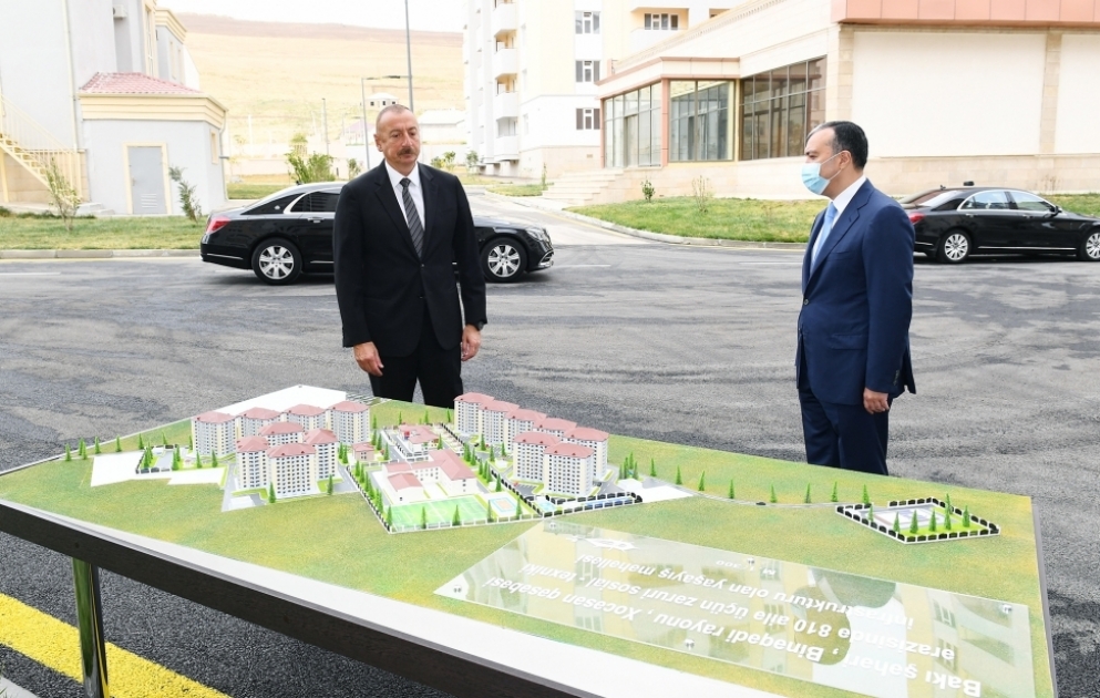 Prezident İlham Əliyev Xocasən qəsəbəsində şəhid ailələri və müharibə əlillərinə mənzillərin və avtomobillərin təqdim olunması mərasimində iştirak edib