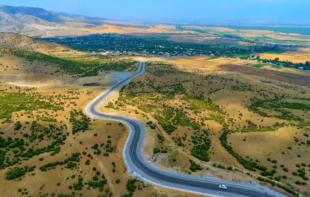 Şəki və Yevlaxda 19 kilometrlik 4 kəndin yolu yenidən qurulub