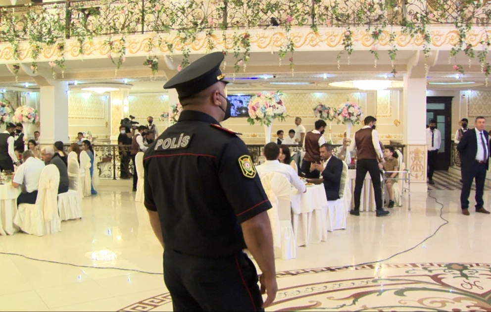 Sumqayıtda polis əməkdaşları ictimai nəqliyyatda və şadlıq saraylarında reydlər keçirib