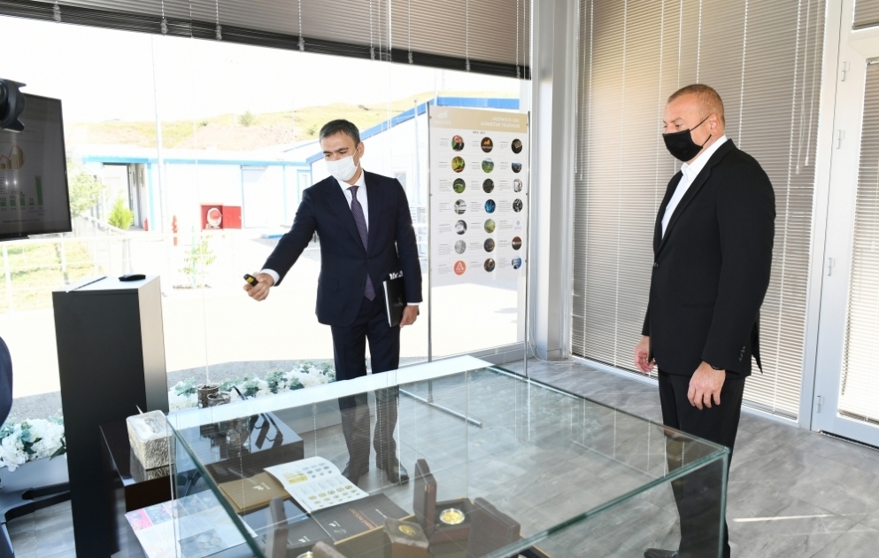 Le président Ilham Aliyev prend connaissance d’une unité de traitement régionale de la Société AzerGold à Dachkessen
 Le président de la République accorde une interview à la chaîne AzTV
