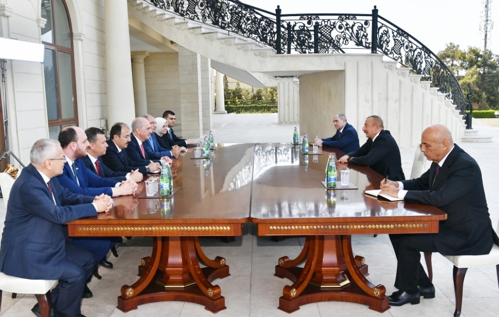 Prezident İlham Əliyev Türkiyənin Ədalət və İnkişaf Partiyası sədrinin birinci müavininin rəhbərlik etdiyi nümayəndə heyətini qəbul edib