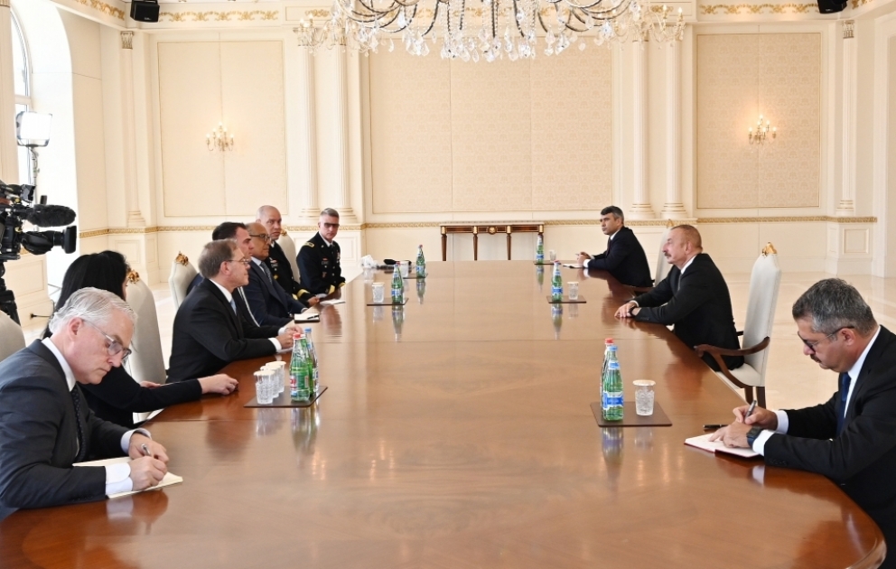 President Ilham Aliyev received delegation led by Governor of US State of Oklahoma