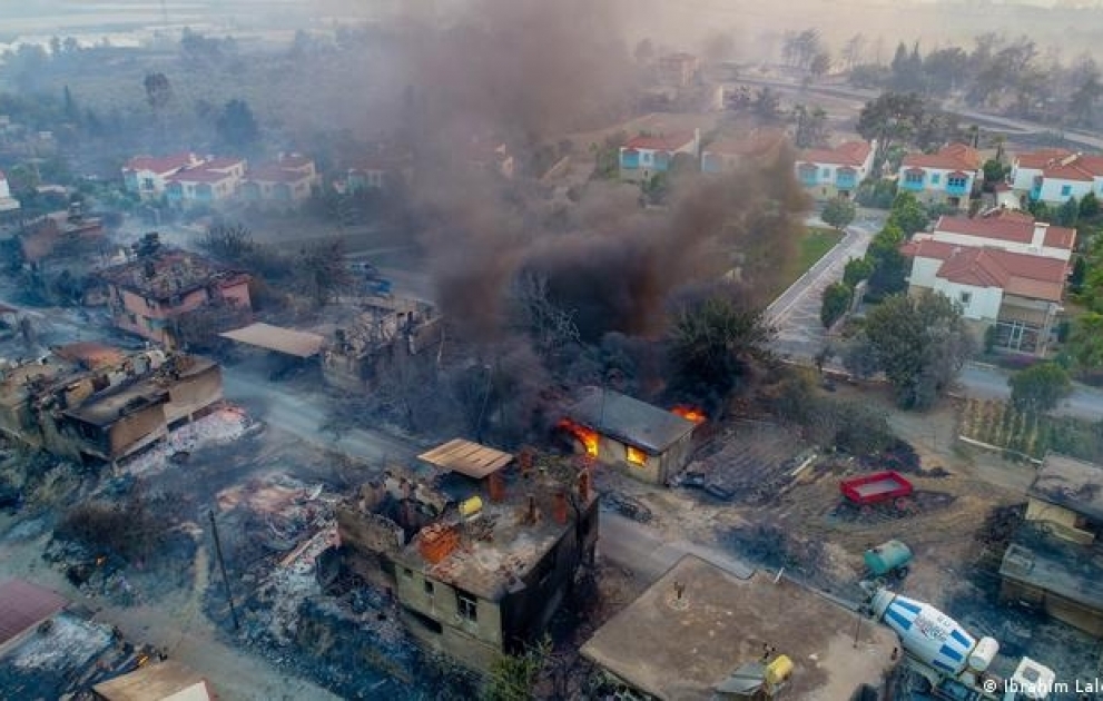 62 people suffer in Antalya wildfire