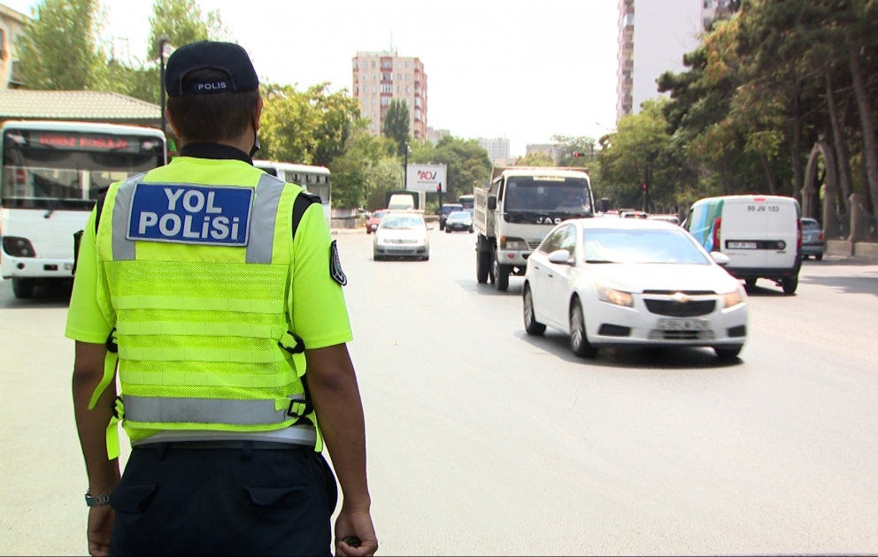 İctimai nəqliyyatda polis əməkdaşları gücləndirilmiş nəzarət-profilaktik tədbirlər həyata keçirib