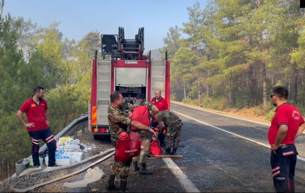 Azərbaycan yanğınsöndürənləri Türkiyədə meşə yanğınlarının söndürülməsi üçün fədakarlıqla çalışırlar