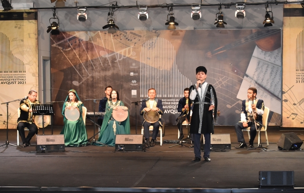 Azərbaycanın tanınmış muğam ifaçıları Qəbələ festivalının tamaşaçılarına unudulmaz anlar yaşadıblar