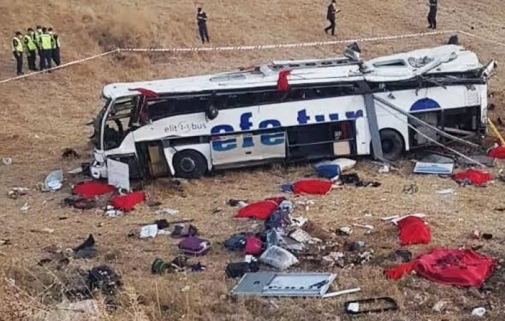 Türkiyədə avtobusun aşması nəticəsində 14 nəfər həlak olub