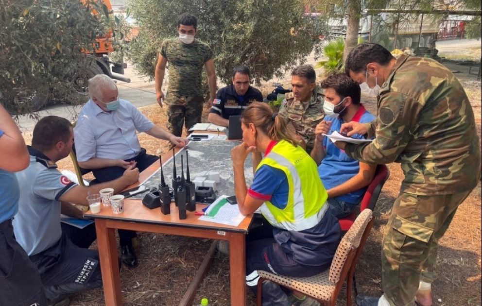 FHN-in yanğın-xilasetmə qüvvələri Türkiyədə meşə yanğınlarının söndürülməsi əməliyyatlarını davam etdirirlər