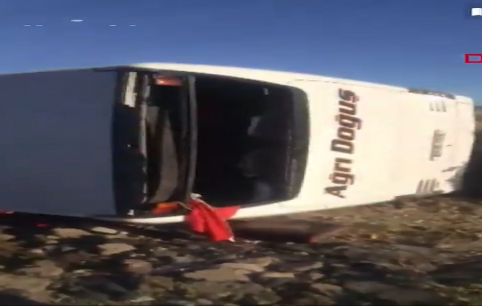 Türkiyədə sərnişin avtobusu qəzaya uğradı: 33 yaralı var