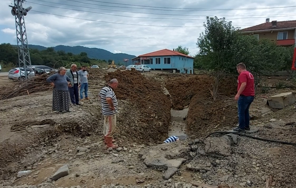 Türkiyədə sel fəlakətinin fəsadlarının aradan qaldırılması istiqamətində işlər davam etdirilir