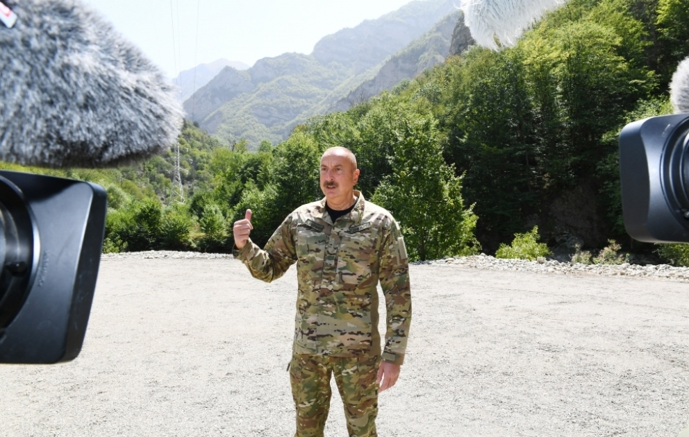 Prezident: Gələcəkdə Şuşaya təyyarə ilə getmək üçün həm Füzuli, həm də Laçın hava limanlarından istifadə etmək mümkün olacaq