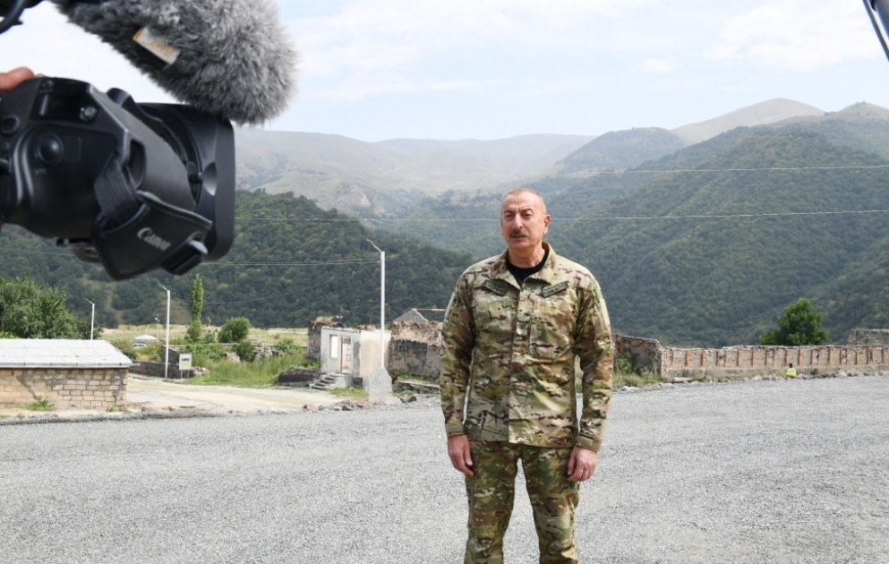 Präsident Ilham Aliyev: In befreiten Gebieten sollen drei internationale Flughäfen gebaut werden